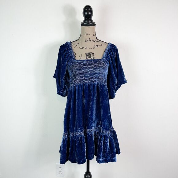 Free People NWT Easy To Love Embroidered Smocked Shift Blue Dress Size XS - Picture 2 of 6